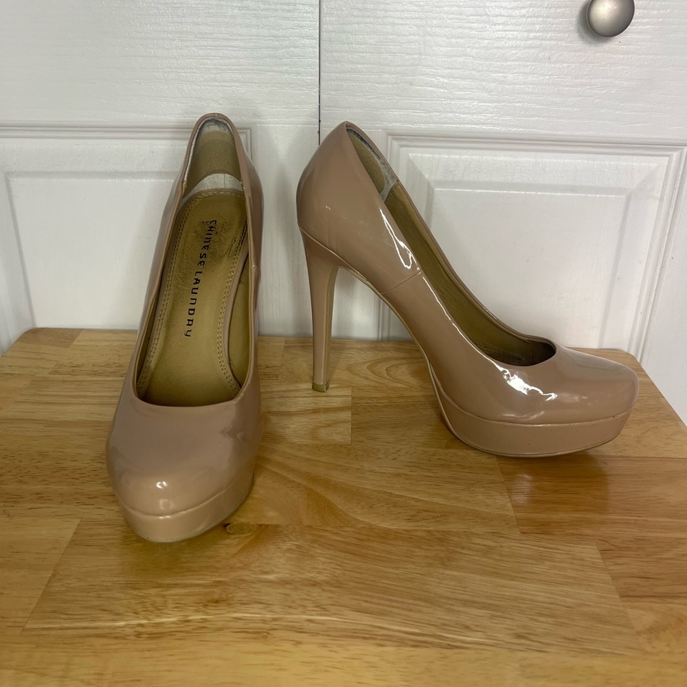 Chinese Laundry nude pumps size 7.5